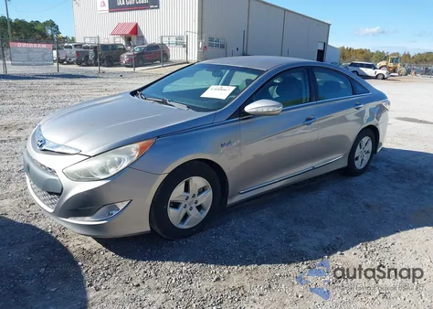 2011 Hyundai Sonata Hybrid z USA, uszkodzony, nr VIN KMHEC4A49BA000920